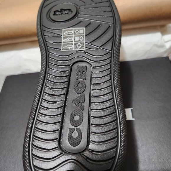 COACH.     Lowline Low Top Sneaker In Signature Canvas - Picture 2 of 5